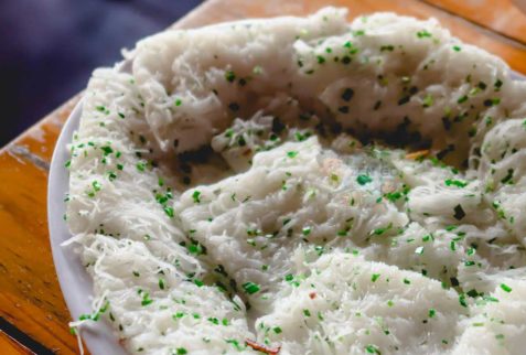 Dĩa bánh hỏi ăn kèm cháo
